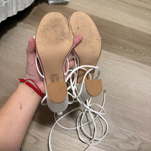 PrettyLittleThing White Ankle Tie Heel - Picture 4 of 5